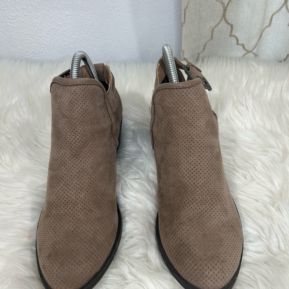 Women's Tan Ankle Boots size 8